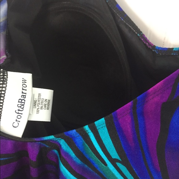 Croft and Barrow one piece bathing suit - Picture 4 of 6